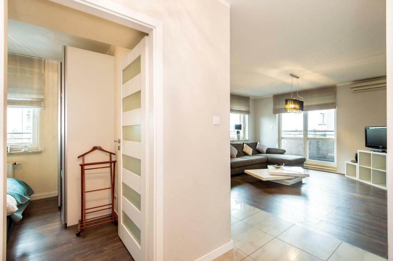 Super-Apartamenty Targi Poznanskie ภายนอก รูปภาพ