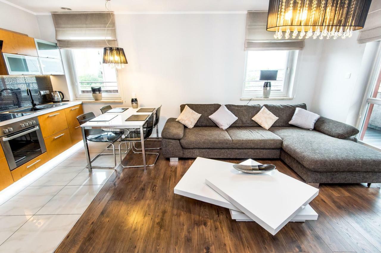 Super-Apartamenty Targi Poznanskie ภายนอก รูปภาพ